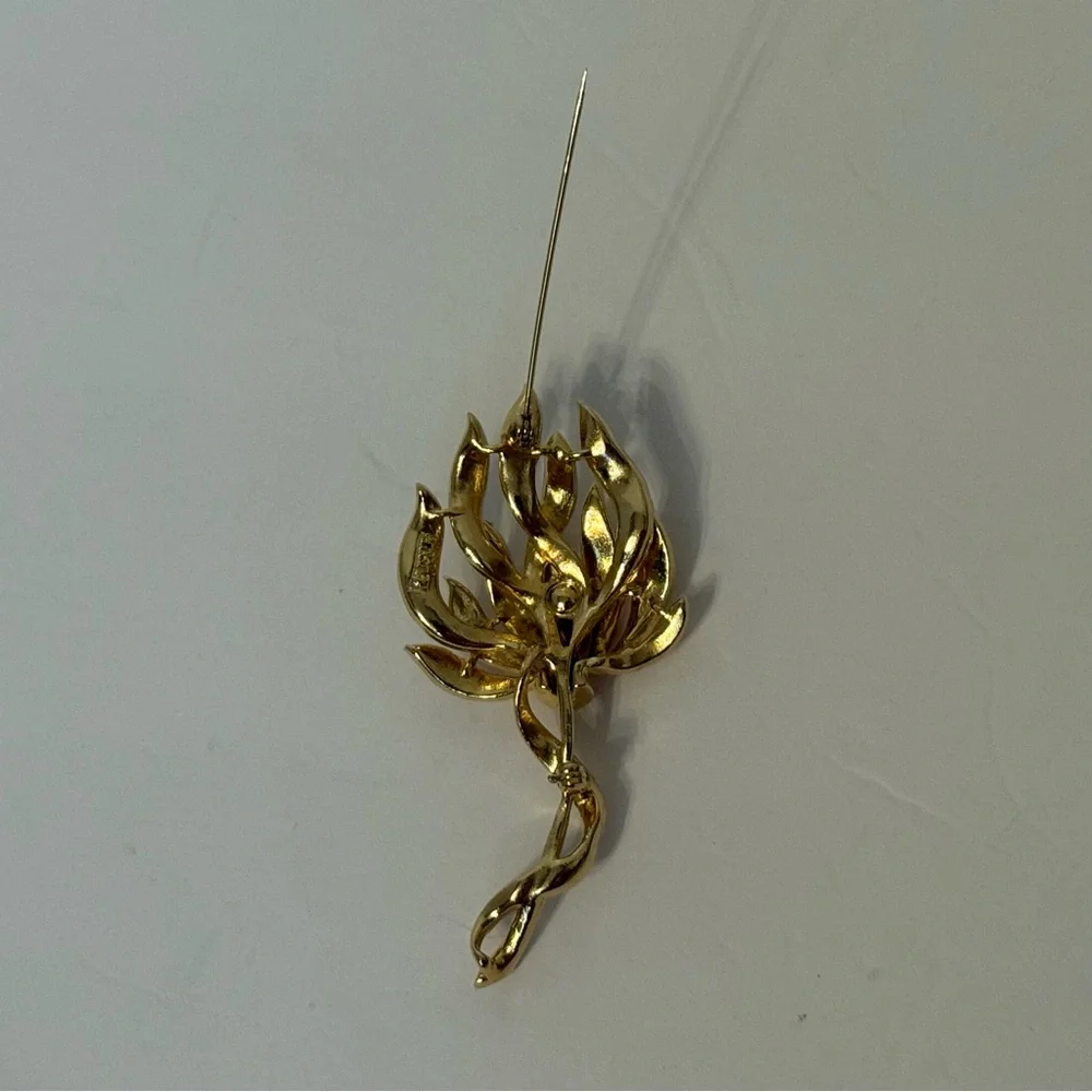 LISNER VINTAGE BROOCH GOLD TONE FLOWER BRUSHED & SMOOTH SIGNED